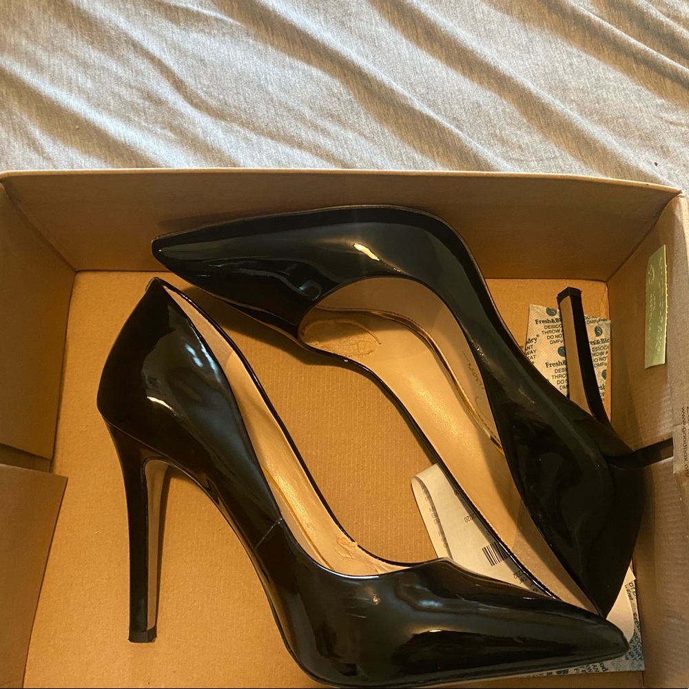 Black Patent Leather Heels 🖤
